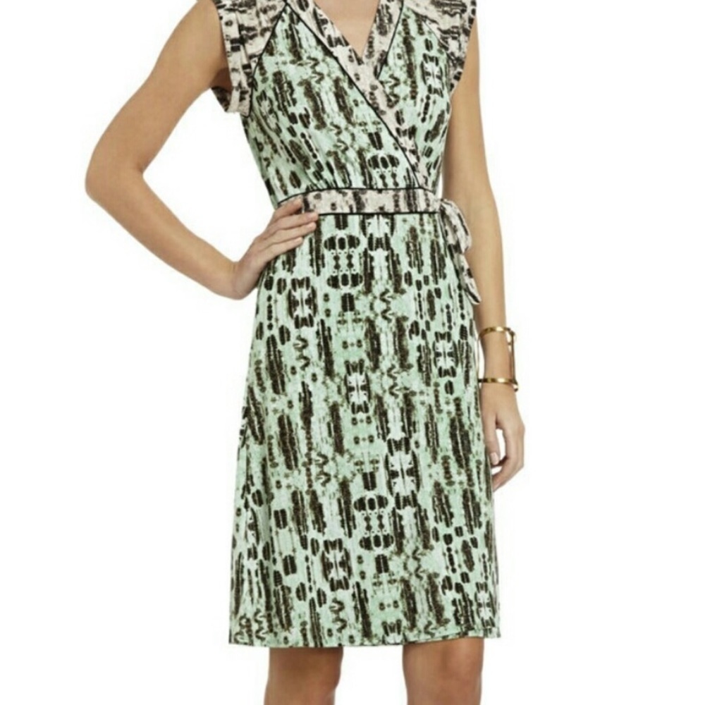 BCBGMAXAZRIA pale green and gray wrap summer short sleeve dress
